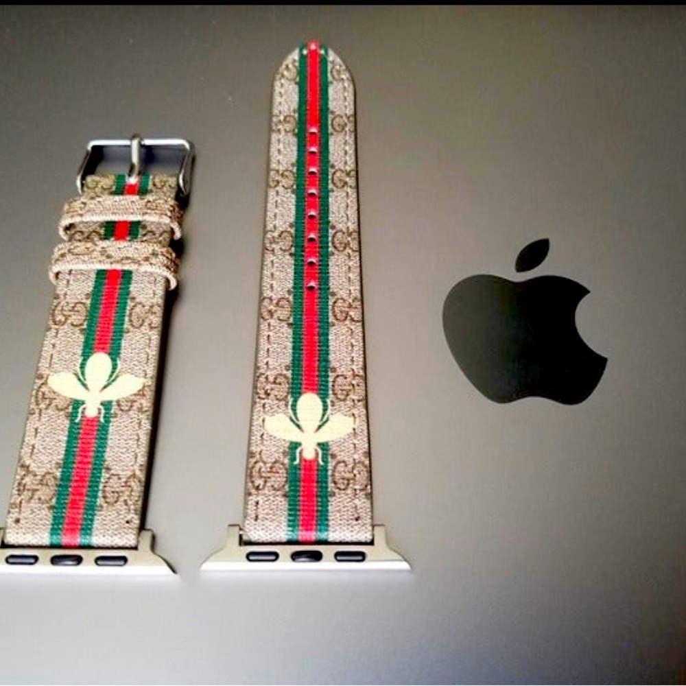 Super cute, NWT’s Apple Watch band size 38/40 mm